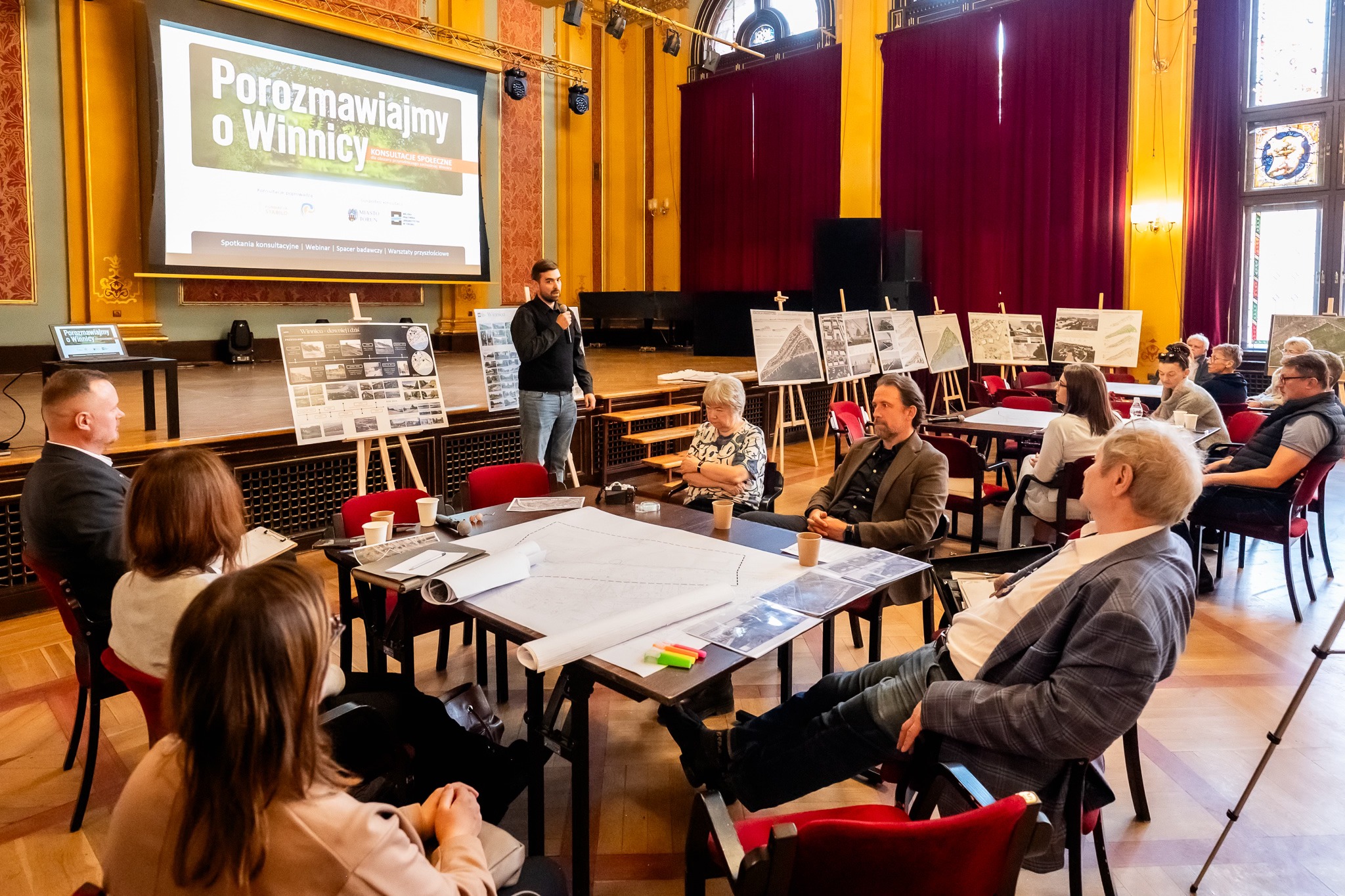 uczestnicy konsultacji dotyczących Winnicy